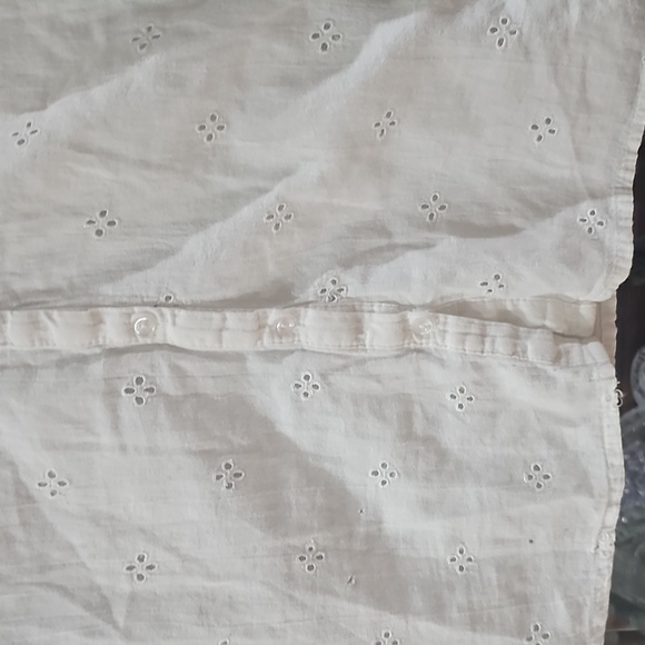 Old Navy Split Neck Eyelet Gauze Blouse Long sleeves white size small - Picture 5 of 11